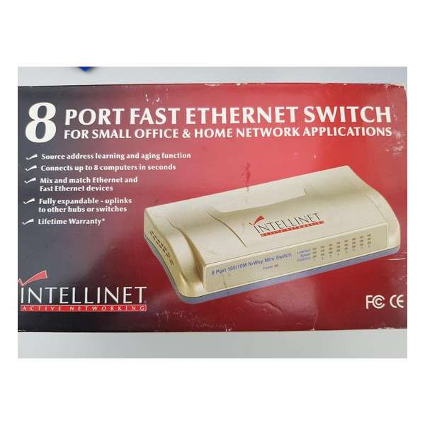 INTELLINET 8-Port Fast Ethernet Office Switch