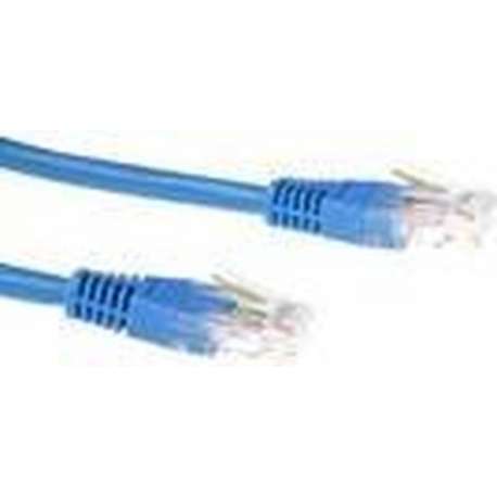 ACT Blauwe 7 meter LSZH UTP CAT6 patchkabel met RJ45 connectoren