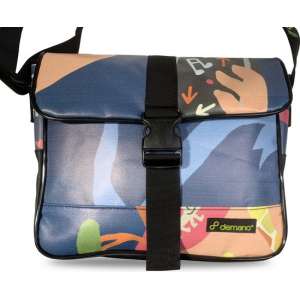 Demano Messenger Tas Avinyo | Upcycled Schoudertas | 15 inch Laptoptas | Gerecyclede Banners uit Barcelona